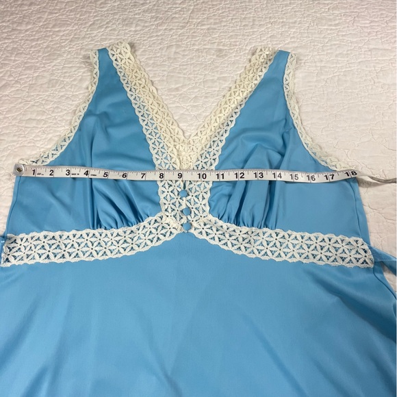 🔥Vintage 70s Vanity Fair 2 Pieces Nightgown & Robe Set Lace Maxi Length - Picture 11 of 16